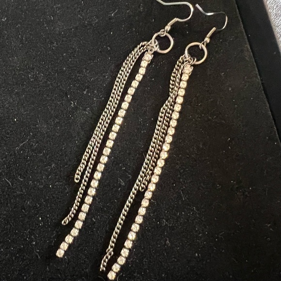 Jewelry - 💰2/$35 TRUE VINTAGE Black Chain & Rhinestone long tassel Dangle drop earrings